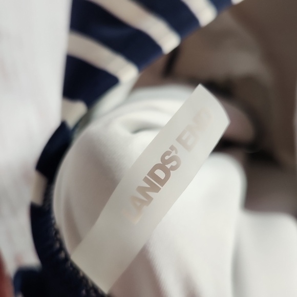 Lands' End Women's Chlorine Resistant Soft Cup Tugless Sporty One Piece Swimsuit - Picture 7 of 10